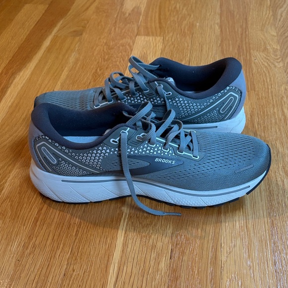 Brooks Men\'s Shoes in Gray main image 5